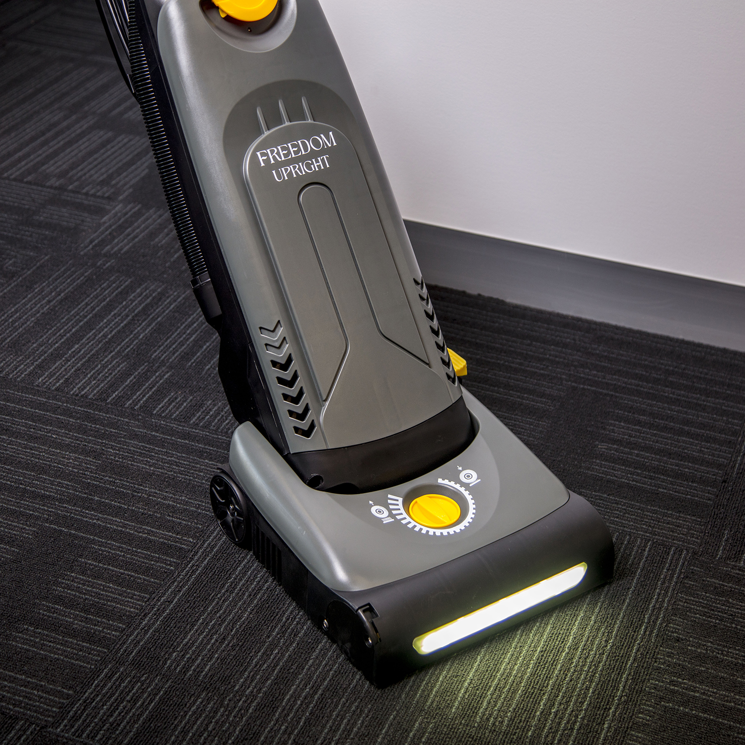 Freedom Commercial Upright Vacuum Cleaner - Image 4